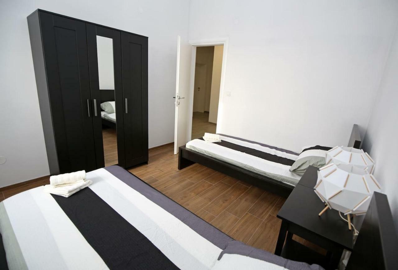 Modern Guest House Rak With Beautiful Pool Шибеник Экстерьер фото